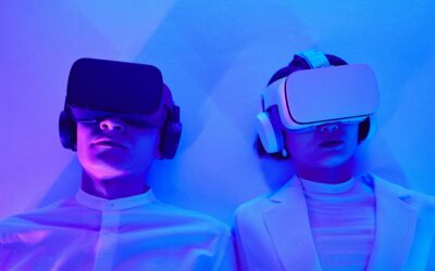 What do you mean by Virtual Reality and how does it work?